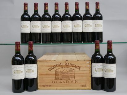 12 B CHATEAU MARGAUX (Caisse Bois d'origine)...