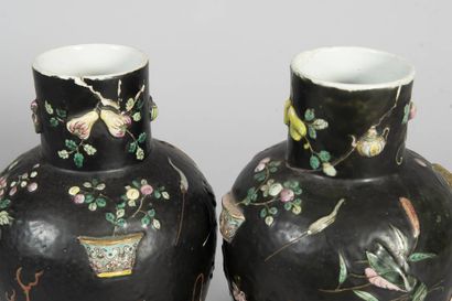 CHINA, Canton - 19th century Pair of black...