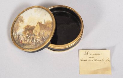Circular tortoiseshell box with 18 K gold...