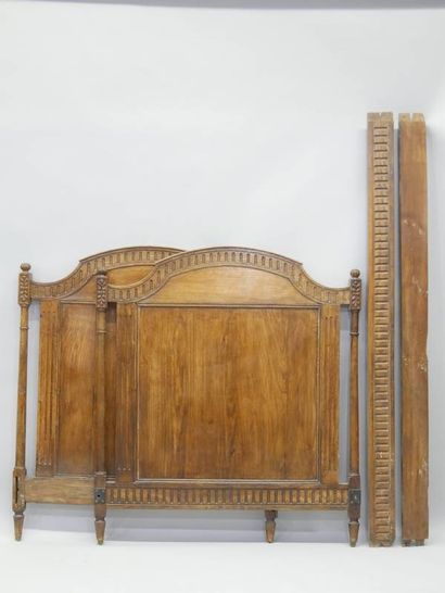 Natural wood support bed. Late 18th century...