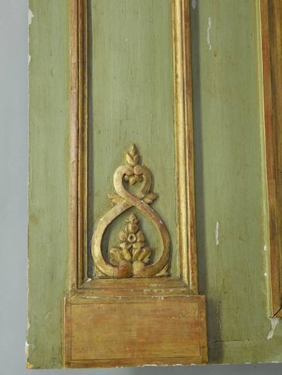 Trumeau de cheminée en bois laqué vert et...