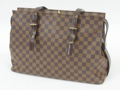 Louis VUITTON. Grand sac cabas modèle CHELSEA...