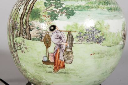 China circa 1900 - Vase in the form of a...