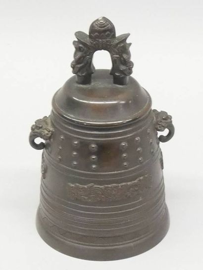 CHINA - 19th century Bell-shaped box in brown...