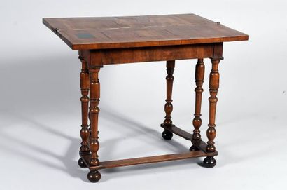 Petite table de changeur en bois plaqué de...