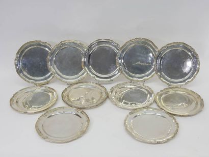 Suite of 11 plates in foreign silver (800...