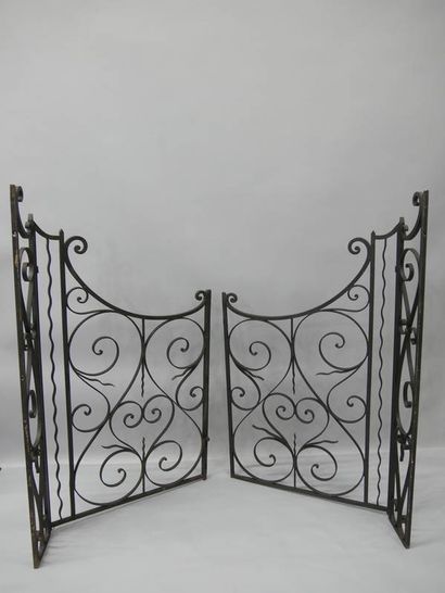 Wrought-iron ? church altar grille comprising...