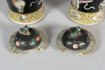CHINA, Canton - 19th century Pair of black...