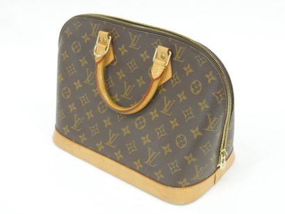 Louis VUITTON. Sac en toile modèle Alma PM...