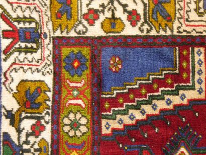 Tapis en laine Yahyali à décor géométrique,...
