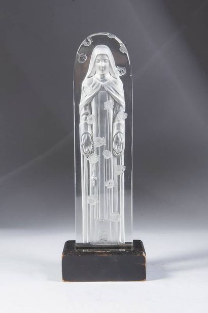 R. LALIQUE France, Sculpture à poser in hollow-pressed...