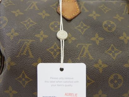 Louis VUITTON
Modèle SPEEDY
Sac porté main...
