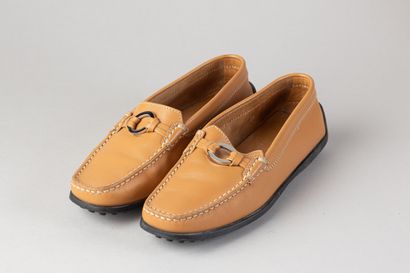 TOD'S
Paire de moccasins femme en 35
(très...