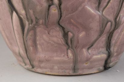 METENIER Gilbert
Stoneware bat vase with...