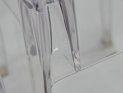 TRAVAIL MODERNE
Chaise en polycarbonate cristal.
Hauteur...