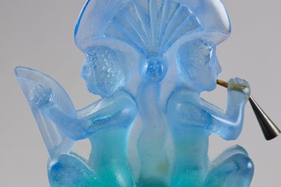 DAUM FRANCE 
Pendulette en pâte de verre...