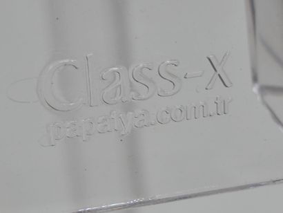 TRAVAIL MODERNE
Chaise en polycarbonate cristal.
Hauteur...