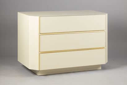 WORK IN THE STYLE OF JC MAHEY
Chest of drawers...