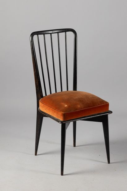 TRAVAIL DES ANNEES 1960
Suite de 8 chaises...