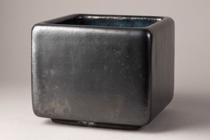 GEORGES JOUVE (1910-1964)
« Cache-pot quadrangulaire...