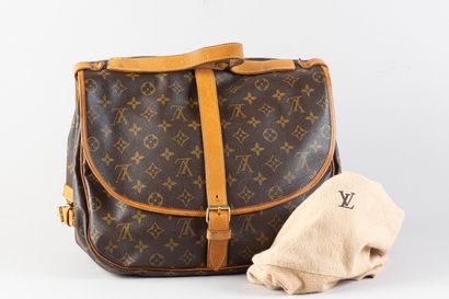 VUITTON
Sac façon Cartable modèle Saumur...