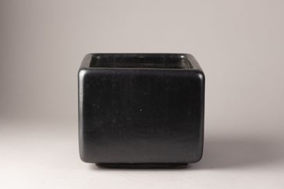 GEORGES JOUVE (1910-1964)
« Cache-pot quadrangulaire...