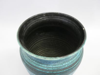 ACCOLAY 
Vase en céramique à décor de lignes
haut...