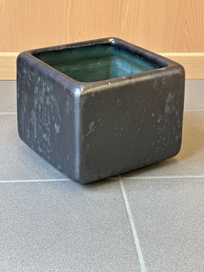 GEORGES JOUVE (1910-1964)
« Cache-pot quadrangulaire...