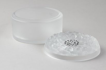 LALIQUE France, modèle Dahlia - Bonbonnière...