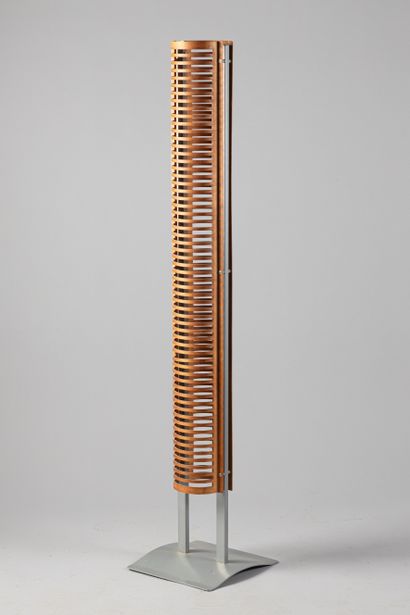 CONTEMPORARY PRODUCTION
Double-sided bentwood...