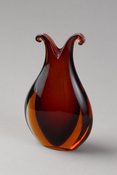 TRAVAIL DE MURANO
Petit vase type sommerso...