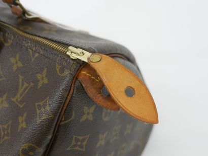 Louis VUITTON
Modèle SPEEDY
Sac porté main...