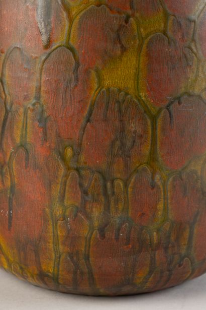 LES YVELYNES
Large vase with two detached...