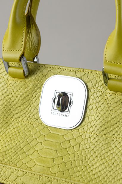 LONGCHAMP
Sac porté main en cuir jaune fluo...
