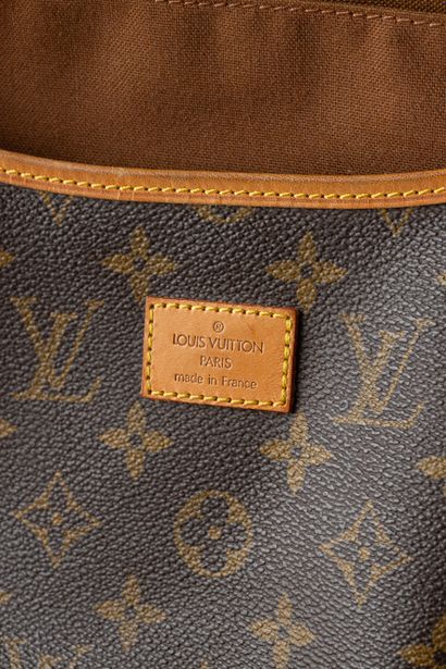 VUITTON
Sac façon Cartable modèle Saumur...