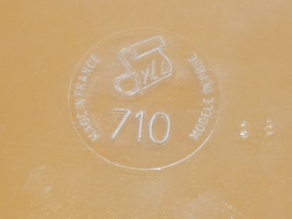 SYLA EDITEUR
« 710 »
Deux miroirs circulaires.
Epreuves...