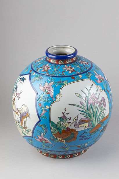 LA LOUVIERE
Glazed ceramic ball vase decorated...