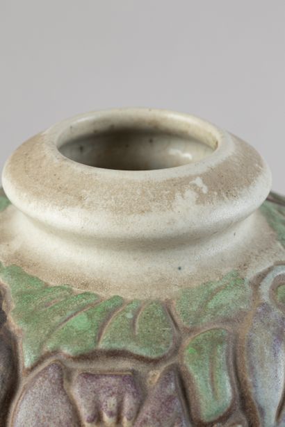AUGUSTE GOOR à Mougins
Vase en gré peint...