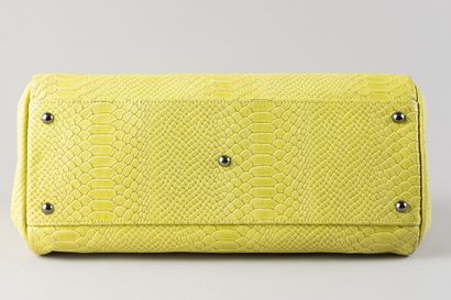 LONGCHAMP
Sac porté main en cuir jaune fluo...