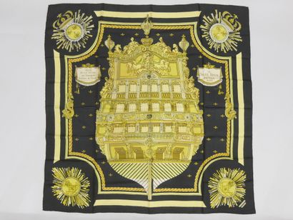 HERMES
2 foulards, Le soleil Royal et fleurs...