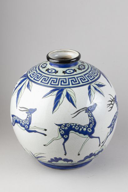 KERALOUVE (LA LOUVIERE)
Ceramic ball vase...