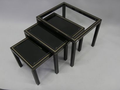 VANDEL Pierre
Série de 3 tables gigognes...