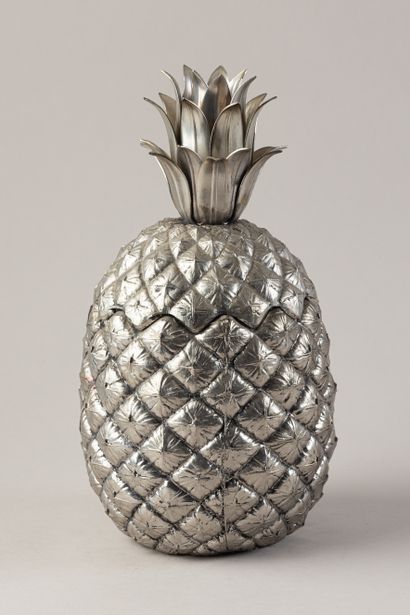 MAUROY MANETTI (after)
Pineapple-shaped ice...
