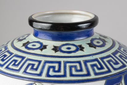 KERALOUVE (LA LOUVIERE)
Ceramic ball vase...