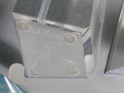 Ensemble de 2 sculptures en verre avec leurs...