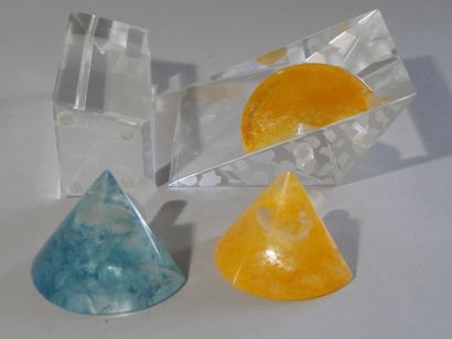 Ensemble de 2 sculptures en verre avec leurs...