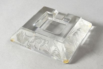 LALIQUE France - Cendrier quadrangulaire...