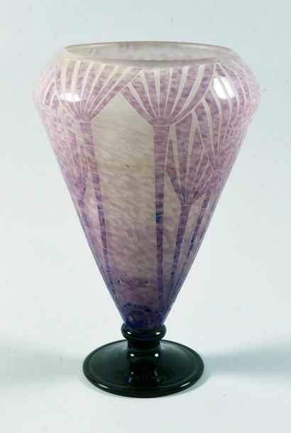 LE VERRE FRANCAIS
« Palmettes » circa 1927-1928
Haut...