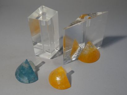 Ensemble de 2 sculptures en verre avec leurs...