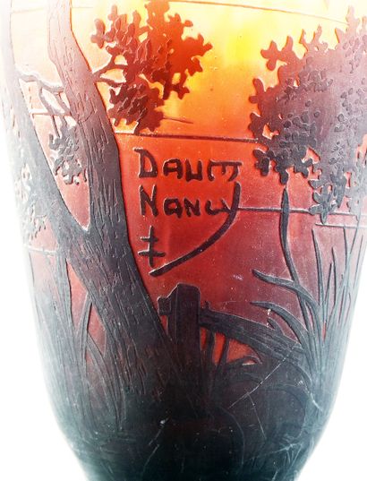 DAUM NANCY
« Paysage lacustre ; des arbres...